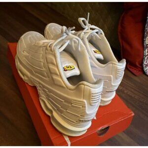 Nike Mens White Shox TL Sneakers Size 11 With Box